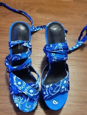 Women's Blue Paisley Wrap-Heel Sandals